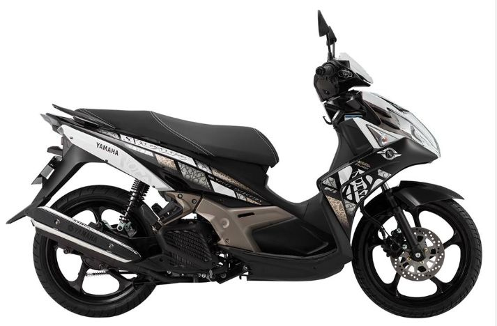 Màu đen xe Yamaha Nouvo SX